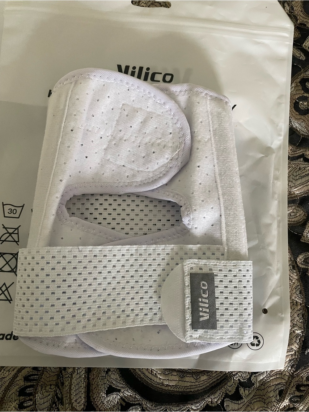 White Support Knee Brace with Adjustable Straps